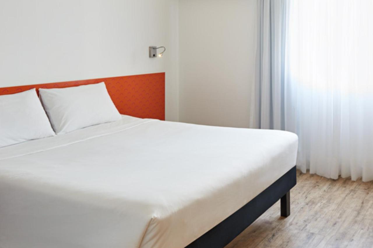 Готель Ibis Styles Balneario Camboriu - 1 Quadra Do Mar Екстер'єр фото